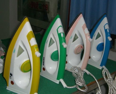 Ferro elettrico a riscaldamento rapido con lunghezza del cavo di 1,5 m e tempo di riscaldamento di 0,5 minuti